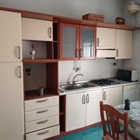 cucina  + tavolo e 4 sedie