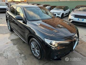 Alfa Romeo Stelvio 2.2 Turbodiesel 180 CV AT8 RWD