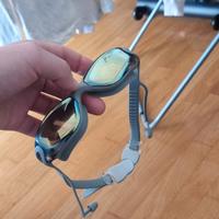 occhiali da nuoto professionale 