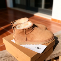 Stivali da donna UGG Classic Ultra Mini. T.40