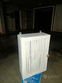 mobiletto in legno portafarmaci e portatutto 