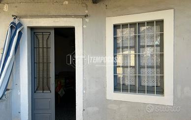 Verbania - Cambiasca, porzione di casa di corte