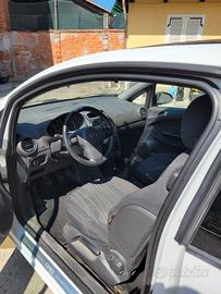 Opel Corsa 1.2 80CV GPL 2010 motore revisionato