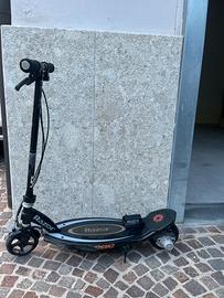 Monopattino elettrico Razor bambino power core E90