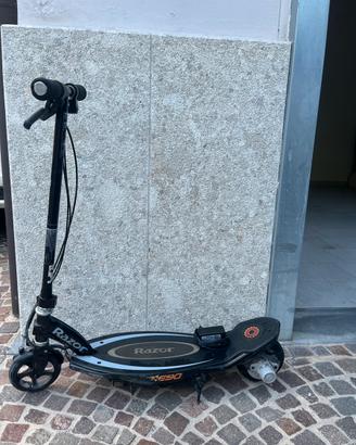 Monopattino elettrico Razor bambino power core E90