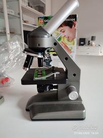 Microscopio fino a 640X corredato di accessori 