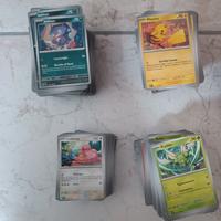 Lotto 876 carte comuni e non-comuni Pokemon Scarla