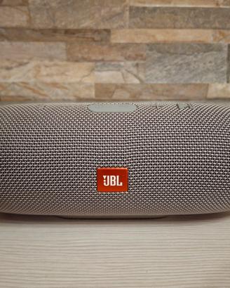 JBL Charge 3 grigia con batteria nuova 