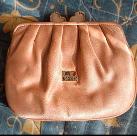 pochette Love Moschino 