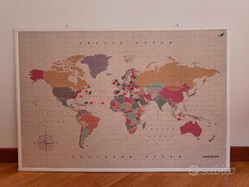 Quadro mappamondo segna viaggi