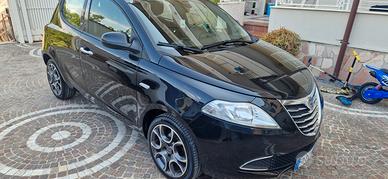 Lancia Ypsilon 1.2 69 CV 5 porte S&S Gold