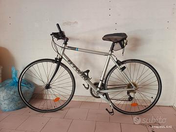 Bicicletta Decathlon btwin fit300 28''