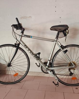 Bicicletta Decathlon btwin fit300 28''