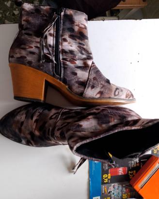 Stivaletti da donna Bonprix