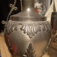 anfore in peltro lavorate a mano molto vecchie