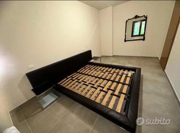 Letto in pelle (Segno di Cappellini)