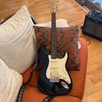 Chitarra Elettrica Squier + Amplificatore Fender