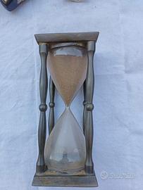 antica clessidra in peltro