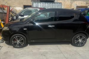 Lancia y 1.2 benzina 5 porte