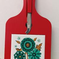 Tagliere Formaggi. Nuovo. Legno Rosso + coltello