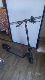  Ninebot KickScooter F25I – Come Nuovo – Solo