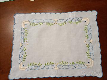 centri cotone ricamati a mano