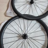 Ruote con raggi in Carbonio 