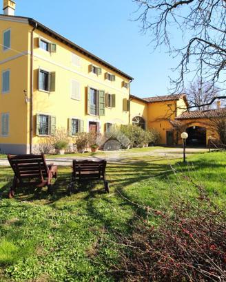 VILLA SINGOLA A BAGNOLO IN PIANO