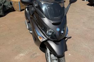 Piaggio Xevo 250 ie 2008 – Solo 12.300 km