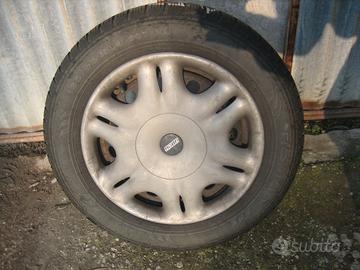 Pneumatici invernali Nokian 185/65 R14 usati