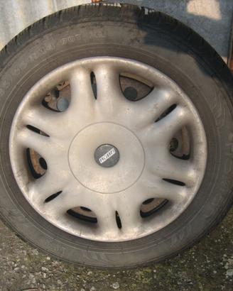Pneumatici invernali Nokian 185/65 R14 usati