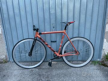 VETTA PISTA PURSUIT