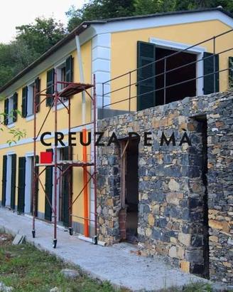 Villa di 230 m² con più di 5 locali e posto auto a