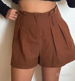 Pantaloncino a vita alta