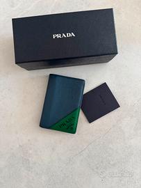 Portafoglio portacarte Prada con scatola e cartell