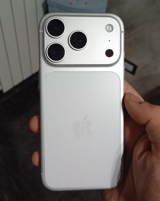 iPhone 17 pro 256 gb silver
