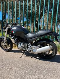 Ducati Monster 600 del 2001