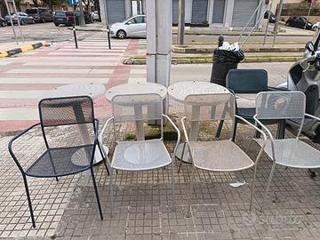 sedie e tavoli da giardino