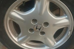 4 cerchi in lega  con gomme 195/55 R15