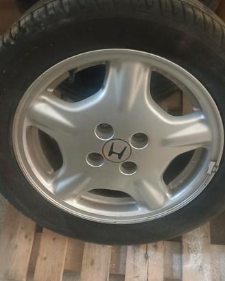 4 cerchi in lega  con gomme 195/55 R15