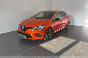 Renault Clio 1.6 e-tech full hybrid e-tech enginee