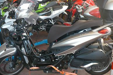 Piaggio Beverly 300 2024 per ricambi