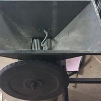 schiaccia fatta e verdura uva e prugne