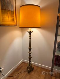 Lampada da terra vintage in OTTONE MASSICCIO