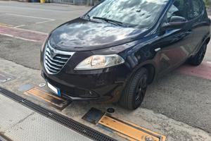Lancia Ypsilon 0.9 TwinAir 85 CV 5 porte Metano Ec