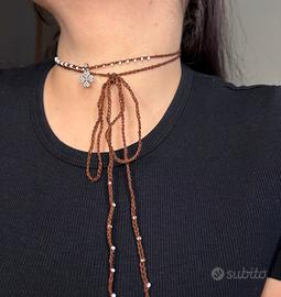 Collana choker marrone con quadrifoglio uncinetto