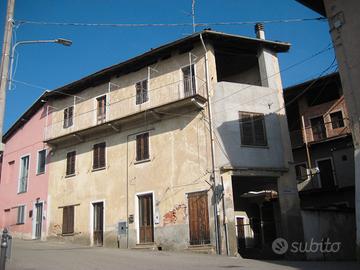 Casa rurale da ristrutturare in Centro Storico