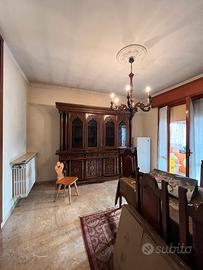 Mobile legno vintage per salotto