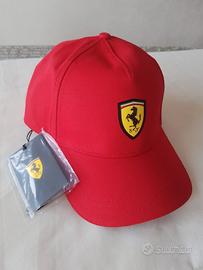 Ferrari cappello con cartellino 