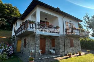 Casa indipendente a Corniglio 5 locali